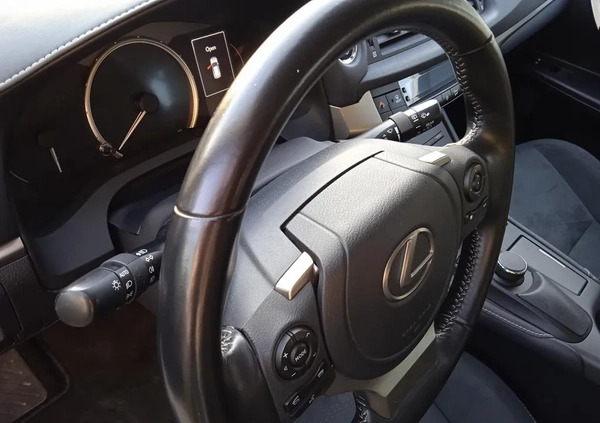 Lexus CT cena 95000 przebieg: 47000, rok produkcji 2020 z Biała małe 301